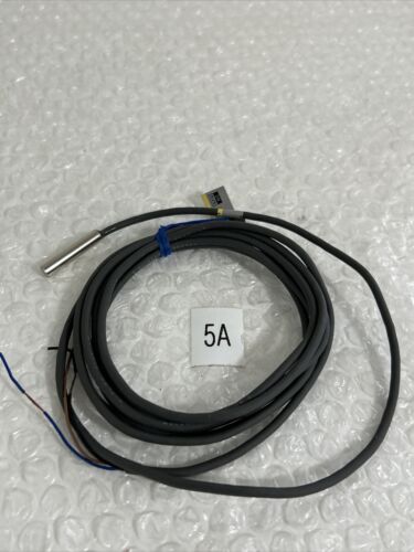 Omron E2E-C1C2 Proximity Switch Sensor NNB FAST SHIPPING+WARRANTY Main Image
