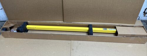 New STI Light Curtain Receiver Part 70158-1043 MS46LR-30-1215-Q1-R-NC-FP 🇺🇸 Main Image