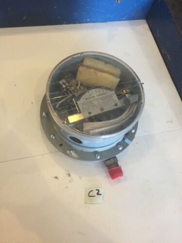 NEW Mercoid Pressure Switch Control Gauge, PRL-105-P1 120/240/440V Warranty Main Image