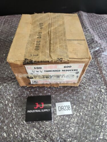 🆕️ *OLD STOCK* BOX OF 100 T&B 600 1/2" to 3/8" Threaded Reducers ⚡️🇺🇸 SHIP Main Image