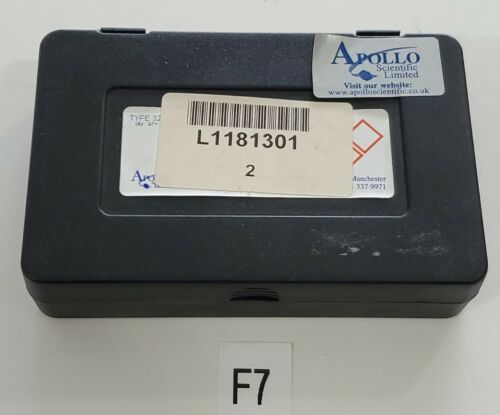 *NEW* LOT OF 2 Perkin Elmer L1181301 2mm Cylindrical Infrasil Cell w/ Stopper Main Image