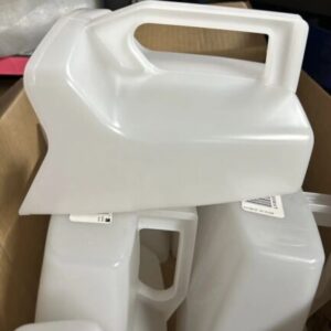 (6) New Rubbermaid Commercial Bouncer Bar/Utility Scoop 64oz White 2885 - Image 3