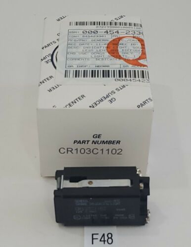 *NEW* General Electric CR103C1102 Square Indicating Light 125V Max + Warranty! Main Image