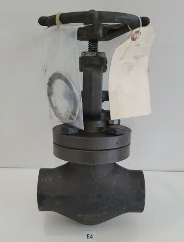 *NEW* Vogt SW-12141 Manual 800 Steel Socket Weld 1-1/2" Globe Valve + Warranty! Main Image