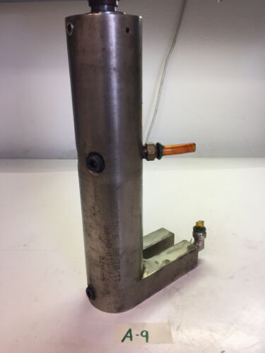 SAVAIR C-R-510-6N-R6 PNEUMATIC CYLINDER WITH MOUNTED HOLDER USED* Main Image
