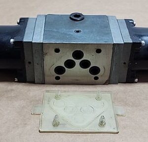 *PREOWNED* Vickers DG4S4-010C-H-230AC-6050 Double Solenoid Valve 230V + Warranty - Image 8