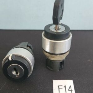 *NEW LOT OF 2*ALLEN BRADLEY 800EP-KN2R1 2 POSITION KEY SWITCH*OPEN BOX+WARRANTY* - Image 1