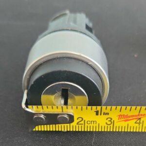 *NEW LOT OF 2*ALLEN BRADLEY 800EP-KN2R1 2 POSITION KEY SWITCH*OPEN BOX+WARRANTY* - Image 2