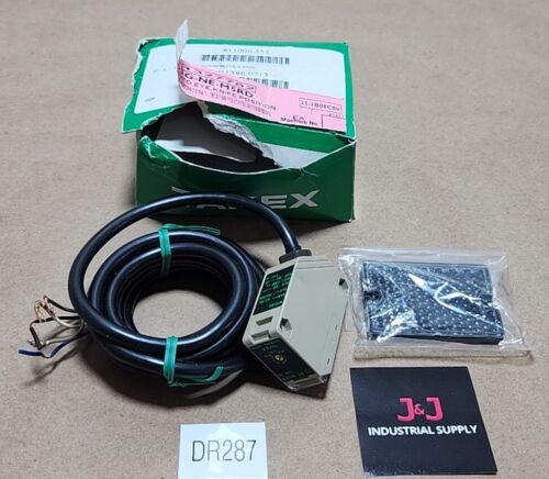 *NEW SURPLUS* Takex NEM5RD Photoelectric Sensor 24-240Vac/Dc FA12XB + Warranty! Main Image