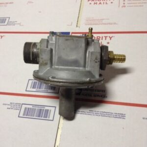 Maxitrol Gas Regulator Valve - Image 2