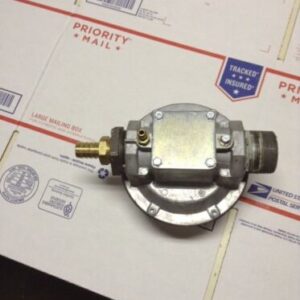 Maxitrol Gas Regulator Valve - Image 4