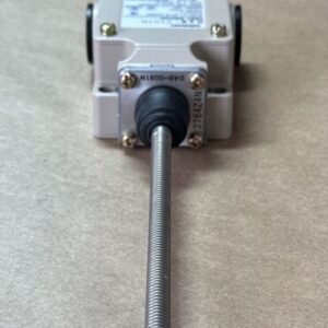BRAND NEW- Omron Corp D4B-7181N Limit Switch AC-15 2A/400V VDE0660 Part200 IP67 - Image 7