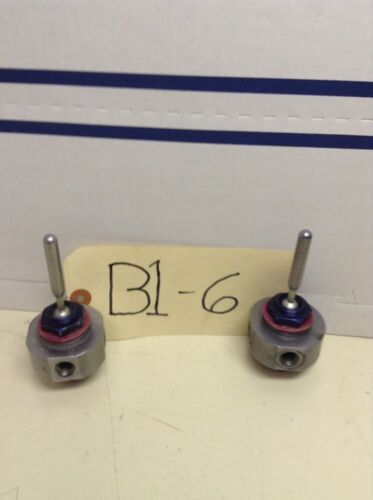 G.W. Dahl 7/16" Model A1168 Toggle Valve Manual 3 Three Way SS Lot Of 2 Waranty Main Image
