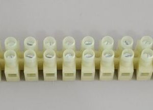 *NEW* BOX OF 50 BM M092 Nylon Terminal Blocks 18-16Awg 150/300V 20-16Awg 600V - Image 2