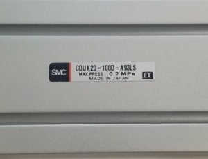 *PREOWNED* SMC CDUK20-100D-A93LS FREE MOUNT CYLINDER w/ SMC D-A93 SENSOR - Image 2