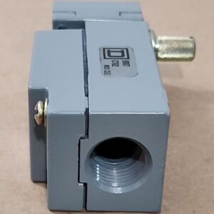 *PREOWNED* Square D 9007C66A2 Series A Limit Switch Type A600 R300 + Warranty! - Image 4
