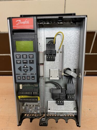Danfoss VLT6006 HVAC Drive GT4CN1STR3DLF00A00C0 3.7kW/5Hp 380/460VAC *Warranty* Main Image