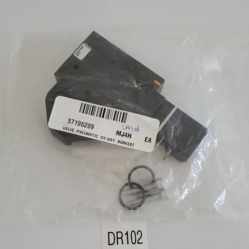 *NEW* Burkert 99589900 Pneumatic Valve 3/2 Way 5470 C 4,0 240Vdc + Warranty! Main Image