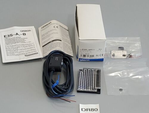 *NEW* Omron E3S-AR11 Photoelectric Sensor Retroreflective 10-30Vdc + Warranty! Main Image