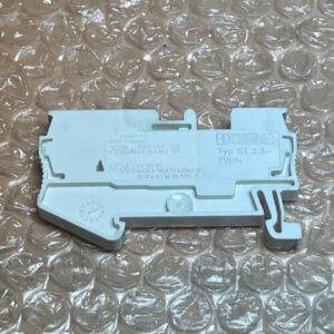 NEW BOX OF (47)- PHOENIX CONTACT ST2.5-TWIN WH GROUND TERMINAL BLOCKS 3037339 - Image 3