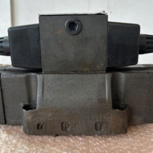 NEW NO BOX- Parker D3W4CNYC-14 120/60-110/50 V/Hz .72-.75A 5000PSI Max FAST SHIP - Image 3