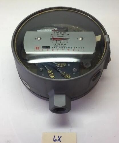 Preowned Honeywell Gas Pressure Switch C637B1028 *Fast Shipping* Warranty! Main Image
