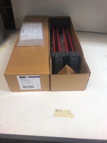 New Telemecanique Safety Light Curtain Set Receiver Transmitter XUS-LDMQ6A0440 Main Image