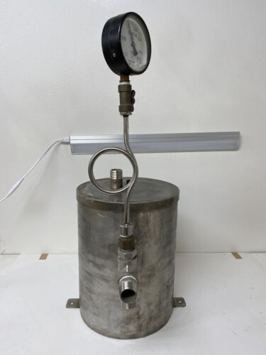 Stainless Steel OilLess Vacuum Pump Expansion Tank 13-3/4” Tall 10-3/4” Diameter Main Image