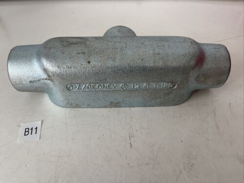 *NEW* O-Z GEDNEY TYPE T 1-1/4" CONDUIT BODIES T-125 32.0 Cu. In. WARRANTY!!! Main Image