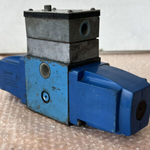 Vickers Insta-Plug Directional Valve 02-119836 PBDG4S4L 012A B 60 Pilot Valve - Image 3