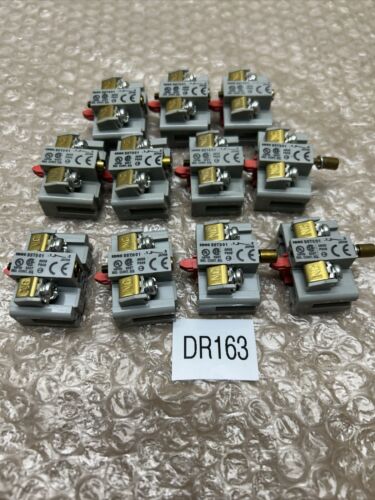 (11) IDEC BST001 Contact Blocks FAST SHIPPING! + Warranty Main Image