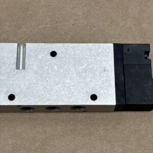 NEW- Parker EZ11NBB553A Single Solenoid Valve Air Ret 2-Pos 145Psig + WARRANTY! - Image 2