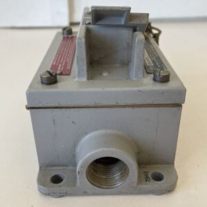 *PREOWNED* AB 800H-2HGM7 Double Lever Maintained Hazardous Location Push Button - Image 5
