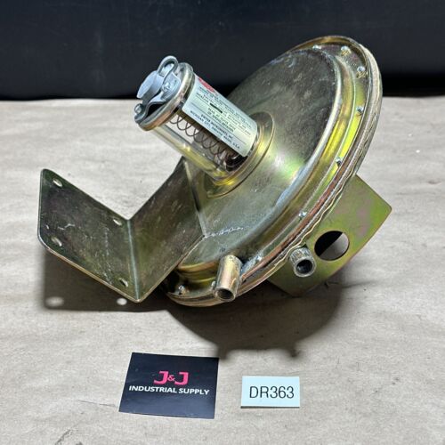 PREOWNED- Dwyer 1638-1 Pressure Switch Max 10PSI Surge- 25PSI || WARRANTY 🇺🇸 Main Image