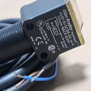 *PREOWNED* Allen-Bradley 42EF-B1SCBE-A2 RightSight Photoswitch Sensor + Warranty - Image 3