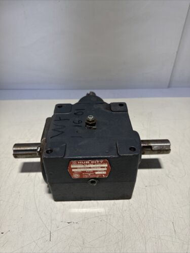 PREOWNED - Hub City 0220-00001-165 Bevel Speed Reducer Model 165 1:1 Style AB Main Image