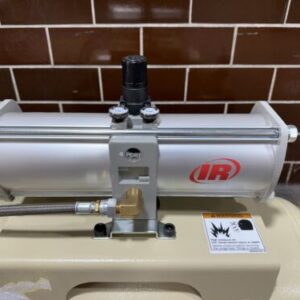 *NEW* Ingersoll Rand Booster Regulator 38445292 12-Gallon Tank - Image 9