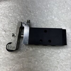**PARKER 410211000 4WAY SPOOL VALVE -ROLLER FAST SHIPPING &WARRANTY# - Image 5