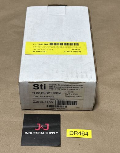 NEW OPEN BOX- STI TL8012-S2110FM Safety Interlock 44519-1250 110VAC 3NC+2NO Flex Main Image