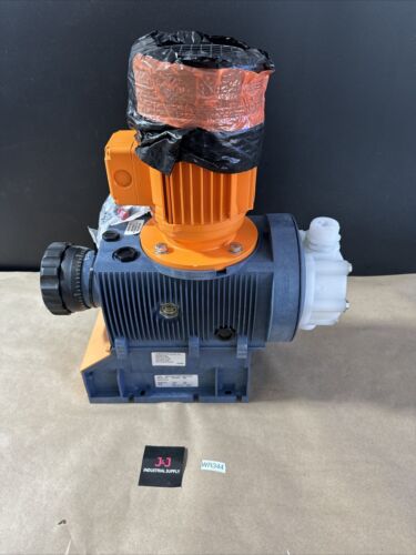 New Prominent Sigma Fluid Controls Metering Pump S2BAHM12130 PVT0070S000 🇺🇸 Main Image