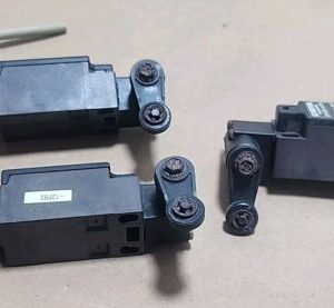 *PREOWNED* [3] Schmersal ZV1H 236-11z-U180 Limit Switches 500V 6kV + Warranty! - Image 6