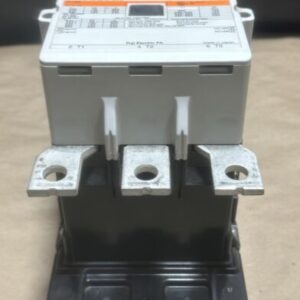 NEW SURPLUS- Fuji Electric SC-N11 [300] SC3ABAA 3NC5F Contactor 3P 300A 200-600V - Image 3