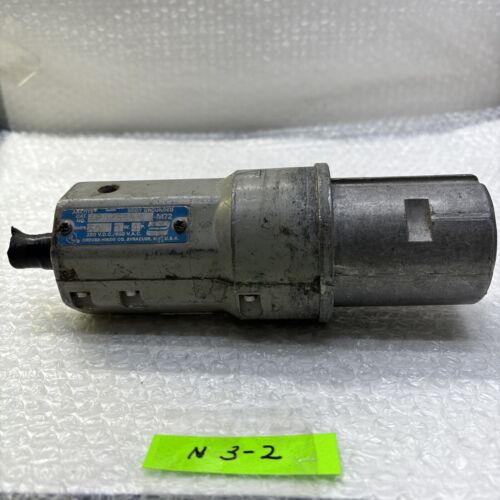 ** Preowned Arkrite APJ6485 -M72 Pin & Sleeve Connector 60A 3W 4P Fast Shipp# Main Image