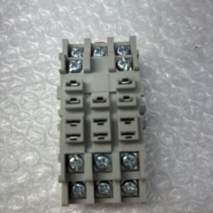 **New (Other) QTY Of 4 DAYTON 5X853M RELAY BASE 1 Piece Broke# - Image 6