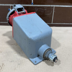 Hubbell 4100R7W Watertight Pin and Sleeve Receptacle 100A 480VAC ~ Warranty - Image 2