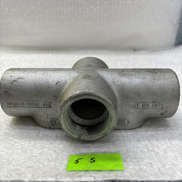 ** New Crouse-Hinds 1-1/2" X 57 Outlet Body Fast Shipping &Warranty# Main Image