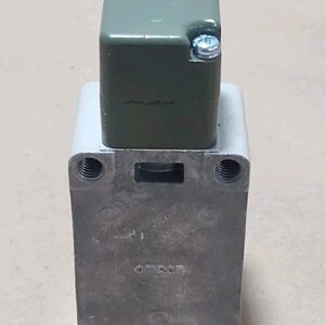 *NEW* Omron WLSD2-N Side Plunger Limit Switch 90° Overtravel 125Vdc + Warranty! - Image 6