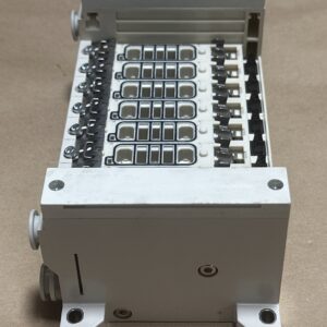 NEW SURPLUS- SMC VV5Q2108C6FU3 Pneumatic Manifold + AXT100-DS25-050 Data Cable - Image 7